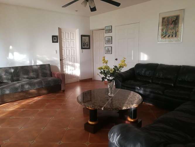Apartamento amoblado en alquiler, Alto de Las Palomas, con terraza y jardín