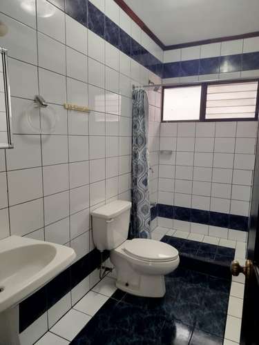  SE ALQUILA APARTAMENTO EN ROHRMOSER – 420.000 Amplio, comodo, centrico y seguro - Imagen 2