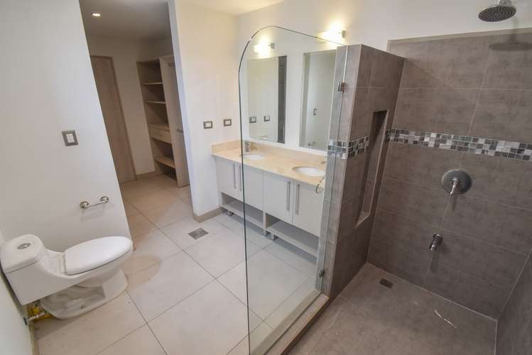Apartamento en Lindora 3 dormitorios cedo deuda  - Imagen 16