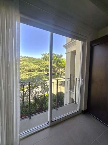 Apartamento amueblado en Belén 550.000 | Piscina, gimnasio, parqueo techado y cuota condominal incluida - Imagen 4