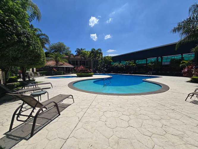 Apartamento amueblado en Belén 550.000 | Piscina, gimnasio, parqueo techado y cuota condominal incluida - Imagen 17