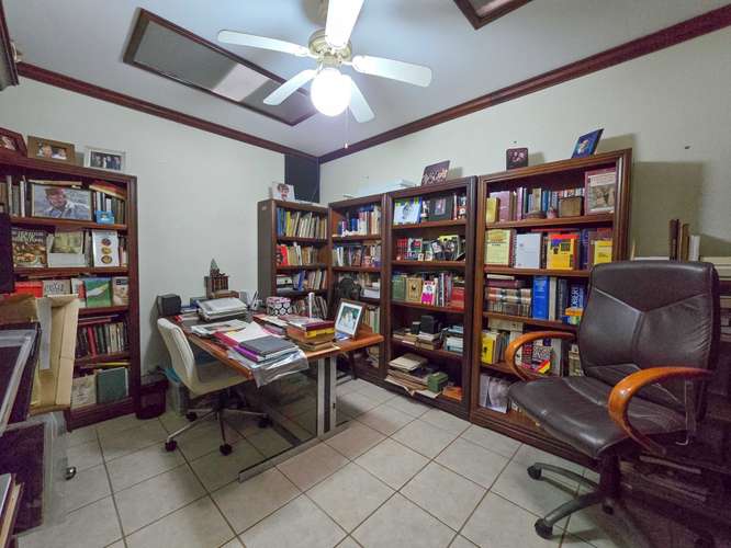 PROPIEDAD DE 3 CASAS DE UNA SOLA PLANTA CON 2.742 M2 DE LOTE EN SANTA ANA PIEDADES - Imagen 13