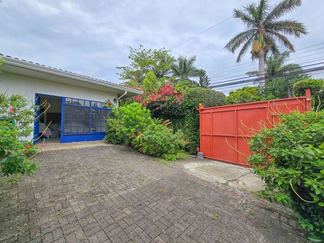 PROPIEDAD DE 3 CASAS DE UNA SOLA PLANTA CON 2.742 M2 DE LOTE EN SANTA ANA PIEDADES - Imagen 8