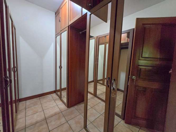 PROPIEDAD DE 3 CASAS DE UNA SOLA PLANTA CON 2.742 M2 DE LOTE EN SANTA ANA PIEDADES - Imagen 5
