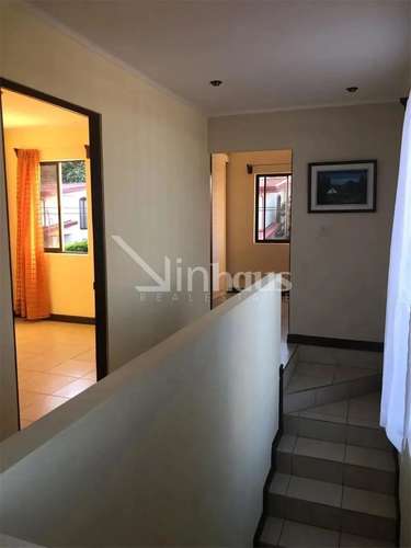 Venta de casa esquinera en condominio en zona Franca El Coyol 
