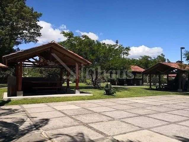 Venta de casa esquinera en condominio en zona Franca El Coyol 