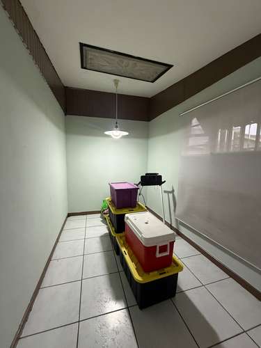 Se vende casa amplia en San Rafael Abajo de Desamparados. 