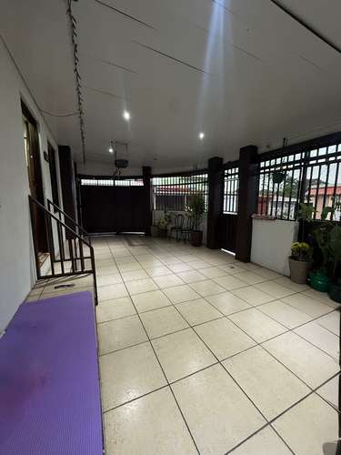 Se vende casa amplia en San Rafael Abajo de Desamparados. 