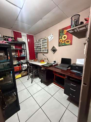Se vende casa amplia en San Rafael Abajo de Desamparados. 