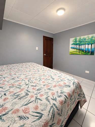 Se vende casa amplia en San Rafael Abajo de Desamparados. 