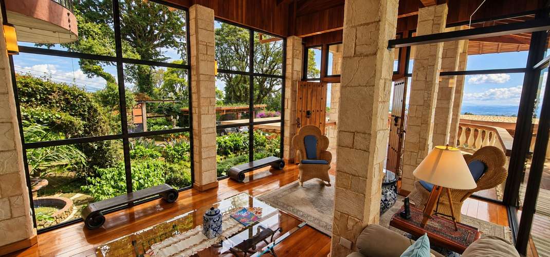 Venta: Finca de Montaña con Lujosa Casa, Sta. Bárbara Heredia (PA)