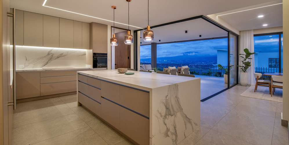 Casa 4 habs en Escazú Condominio Lomas 2370 - Vista y seguridad - Imagen 3