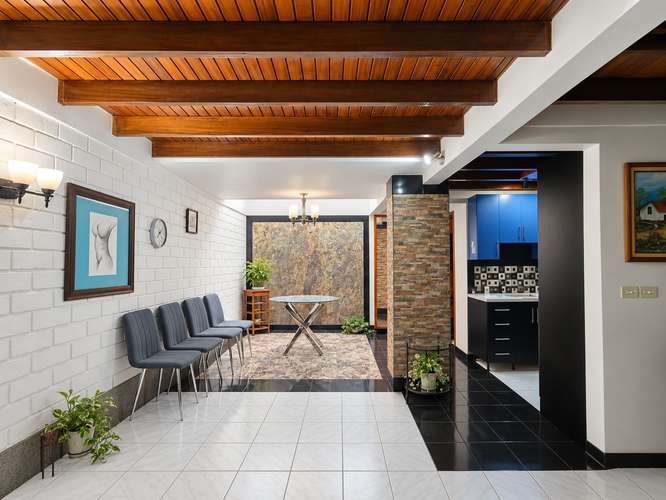 SE RENTA HERMOSO APARTAMENTO MUEBLADO POR 1.100 USD AL MES - Imagen 4