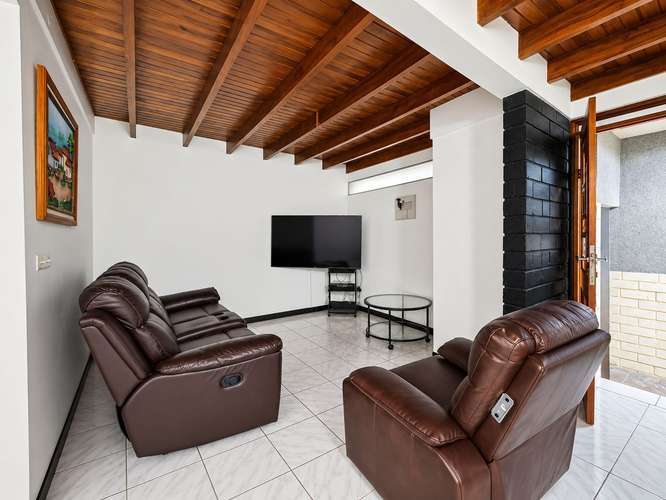 SE RENTA HERMOSO APARTAMENTO MUEBLADO POR 1.100 USD AL MES - Imagen 11