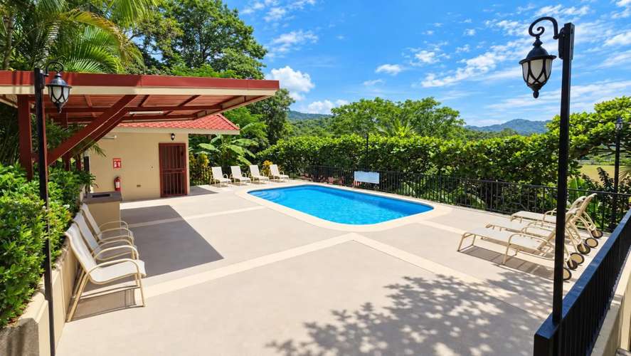2 Habitaciones Chalet con Vistas al Valle y Piscina Compartida, Cerca de Playa Jacó - Imagen 9