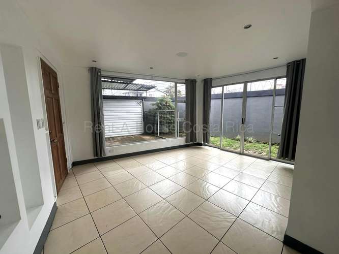 VENTA CASA ESQUINERA INDEPENDIENTE EN CORONADO Y MORAVIA, SAN JOSÉ | 3 HABITACIONES | DISEÑO MODERNO - Imagen 9