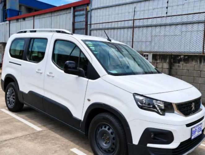Peugeot RIFTER 2023