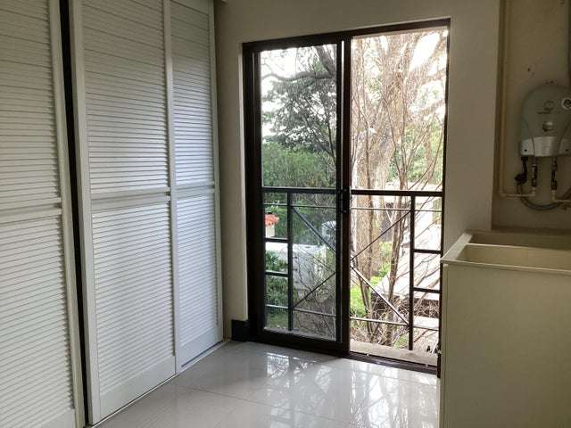 Venta de Apartamento en Brasil de Santa Ana.  - Imagen 6