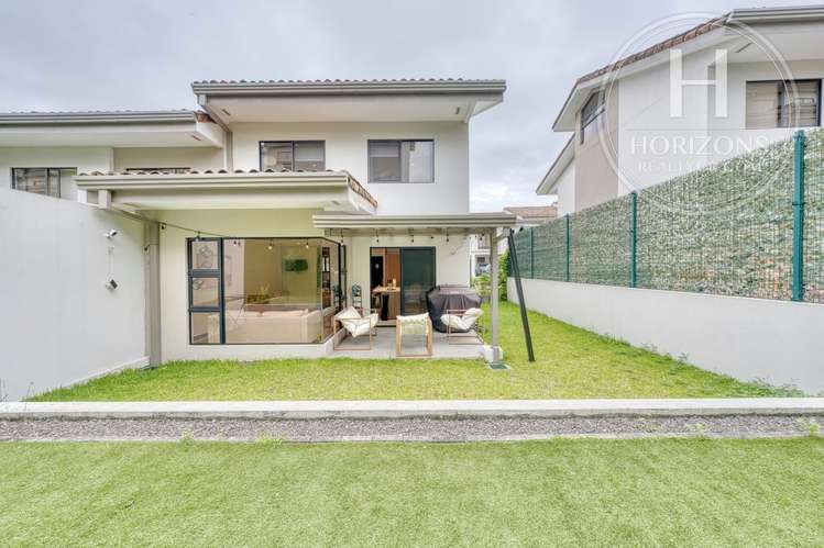Casa en Venta en Condominio La Estefana en Sabanilla 3 Habitaciones más Mezzanine nja1409dm - Imagen 9