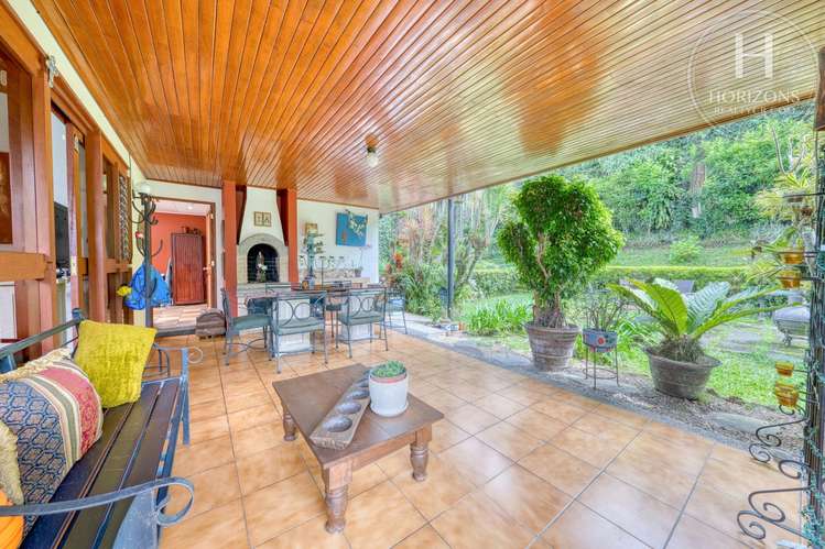 Se Vende Amplia Casa de Estilo Colonial en Residencial Maruz, San Rafael de Montes de Oca 4 Habitaciones NJA1445SB - Imagen 13