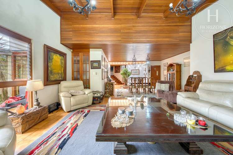 Se Vende Amplia Casa de Estilo Colonial en Residencial Maruz, San Rafael de Montes de Oca 4 Habitaciones NJA1445SB - Imagen 9