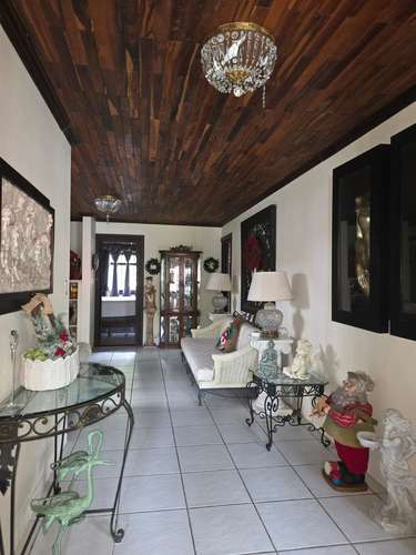 A la venta Espectacular Casa diseño Contemporáneo en La Garita de Alajuela