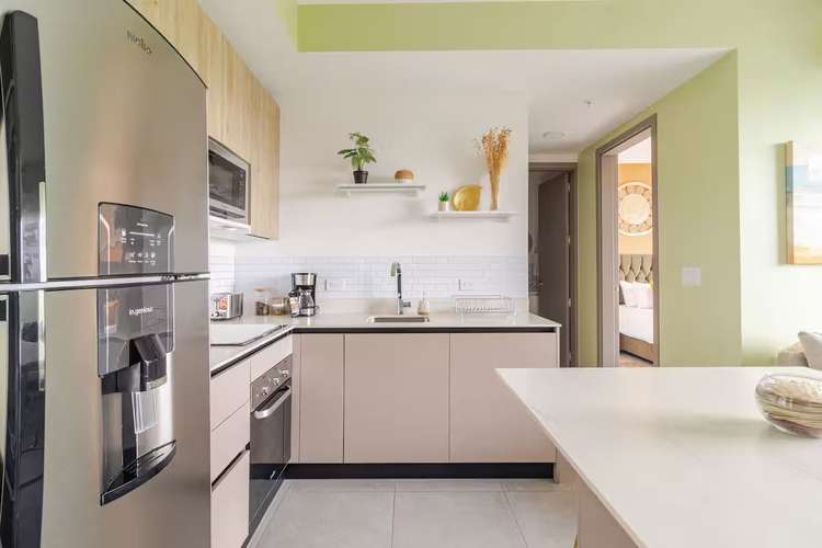 Apartamento amueblado de lujo en Nucleo Sabana con balcón y amenidades exclusivas - Imagen 7