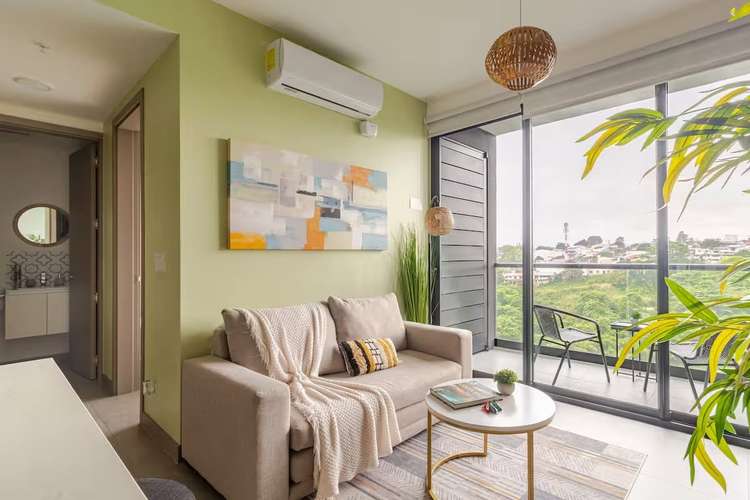 Apartamento amueblado de lujo en Nucleo Sabana con balcón y amenidades exclusivas - Imagen 4