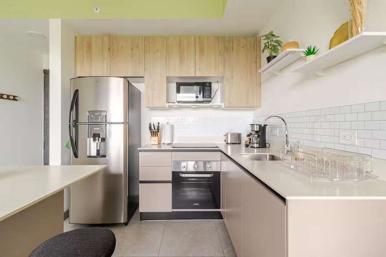 Apartamento amueblado de lujo en Nucleo Sabana con balcón y amenidades exclusivas - Imagen 6
