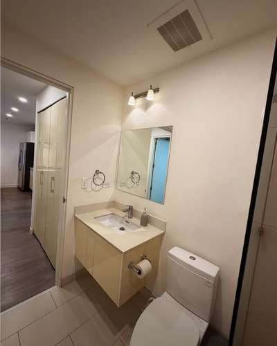 Alquiler de Apartamento Amueblado en Escazú Village | 2 Habitaciones, Balcón y Piscina
