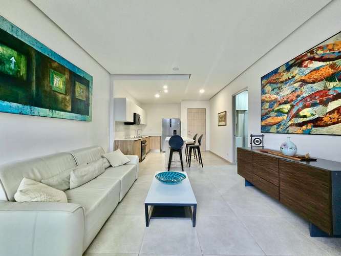 SANTA ANA CENTRO! MODERNO APARTAMENTO AMUEBLADO DE 2 HAB/2BAÑOS/2PARQUEOS - Imagen 1