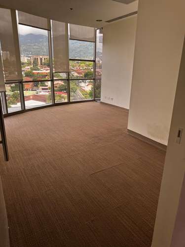 Oficina de alquiler moderna en alquiler en San José provincia con vistas panorámicas - Imagen 11