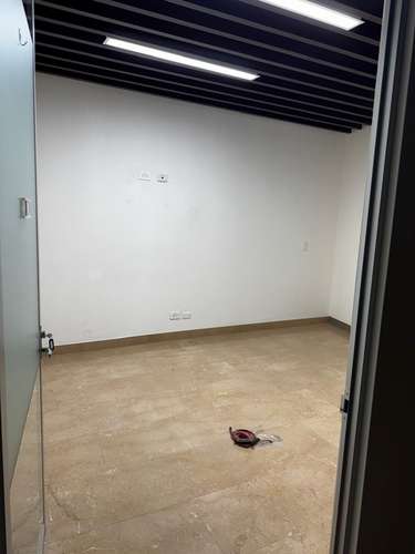 Oficina de alquiler moderna en alquiler en San José provincia con vistas panorámicas - Imagen 13