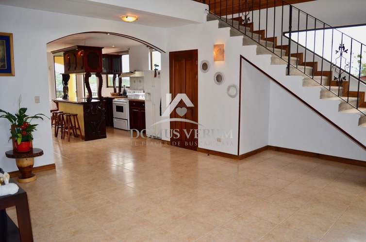 Cabaña en Alquiler en Birrí de Heredia con Vista al Valle Central - Imagen 3