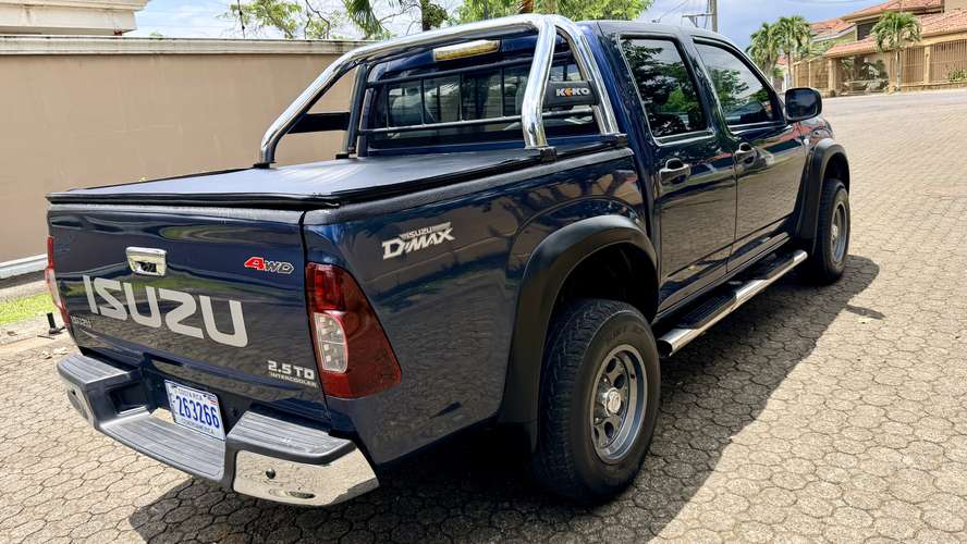 Isuzu D MAX Año 2012 Manual VERSION NACIONAL, Perfecto estado no se a usado para trabajo!