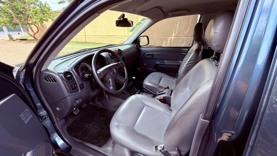 Isuzu D MAX Año 2012 Manual VERSION NACIONAL, Perfecto estado no se a usado para trabajo!