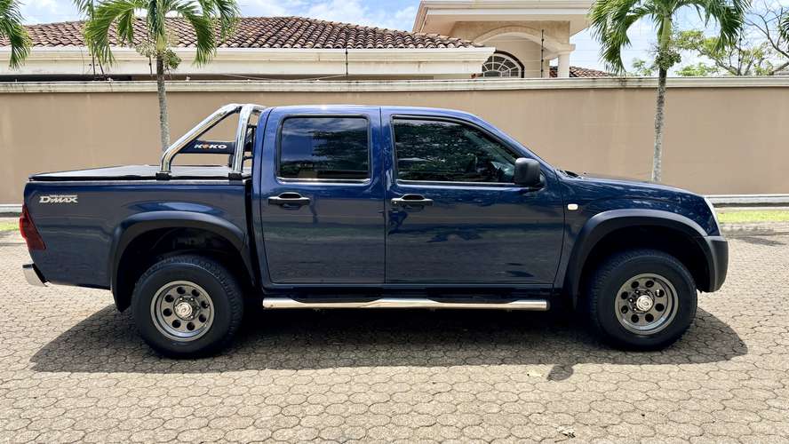 Isuzu D MAX Año 2012 Manual VERSION NACIONAL, Perfecto estado no se a usado para trabajo!