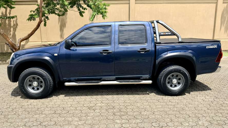 Isuzu D MAX Año 2012 Manual VERSION NACIONAL, Perfecto estado no se a usado para trabajo!
