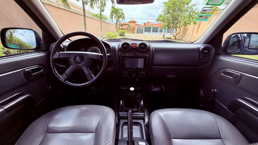 Isuzu D MAX Año 2012 Manual VERSION NACIONAL, Perfecto estado no se a usado para trabajo!