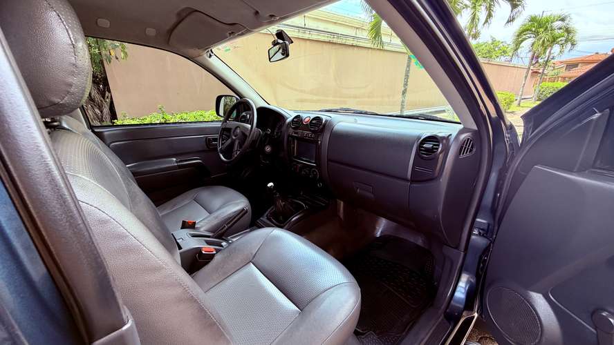 Isuzu D MAX Año 2012 Manual VERSION NACIONAL, Perfecto estado no se a usado para trabajo!