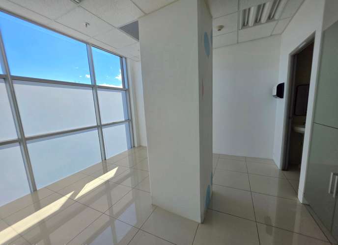 Oficinas cómodas y modernas en San Pedro Montes de Oca, San José - Imagen 10