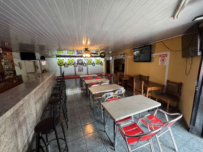 Venta de propiedad con bar llave en mano y una casa alquilada- EU ID42890 - Imagen 12