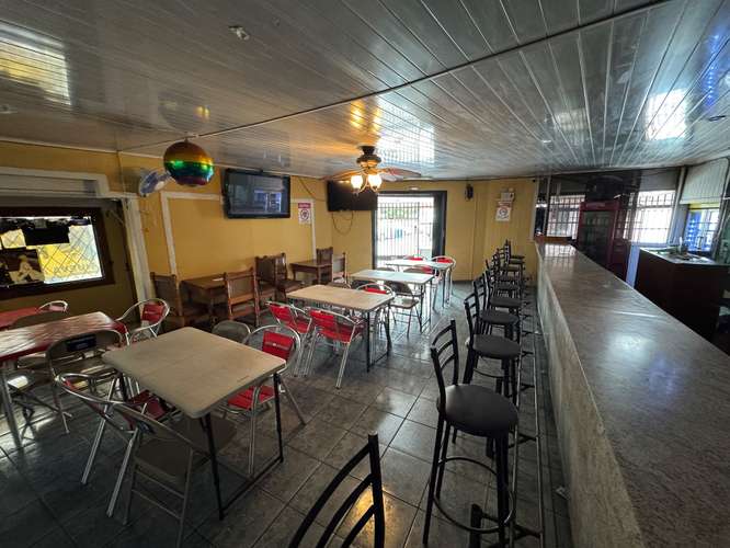 Venta de propiedad con bar llave en mano y una casa alquilada- EU ID42890 - Imagen 3
