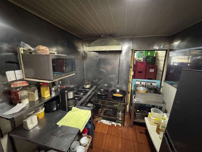 Venta de propiedad con bar llave en mano y una casa alquilada- EU ID42890 - Imagen 6