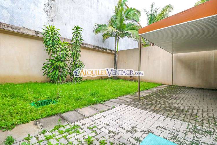 Trejos Montealegre x Avenida Escazú! Condo de 320 m2 con amplio jardín - Imagen 13