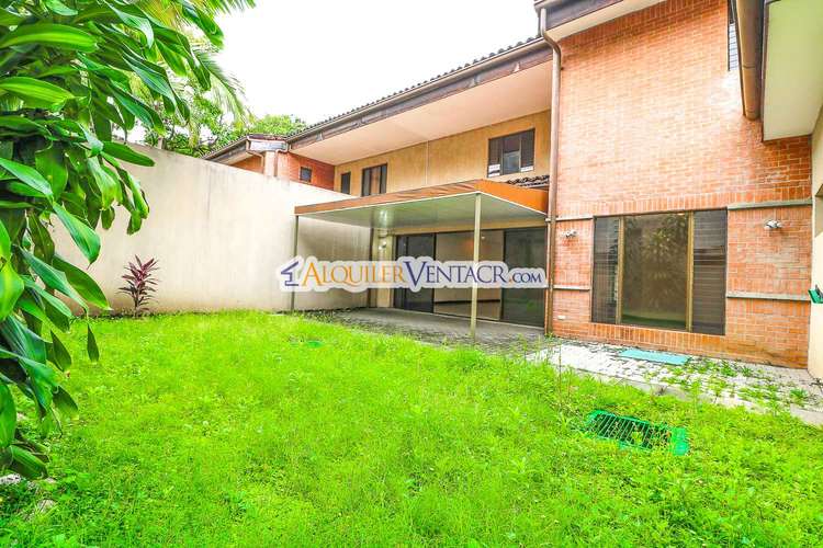 Trejos Montealegre x Avenida Escazú! Condo de 320 m2 con amplio jardín - Imagen 2