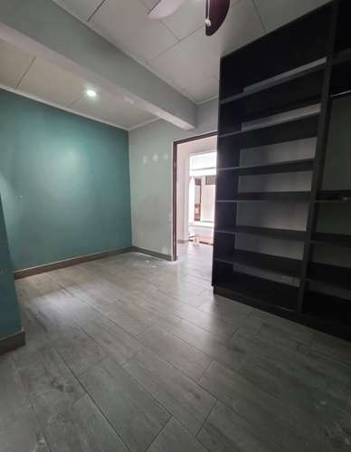 Amplia casa de 5 dormitorios en Rohrmoser con terraza y 5 estacionamientos - Imagen 10
