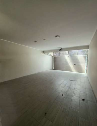 Amplia casa de 5 dormitorios en Rohrmoser con terraza y 5 estacionamientos - Imagen 16