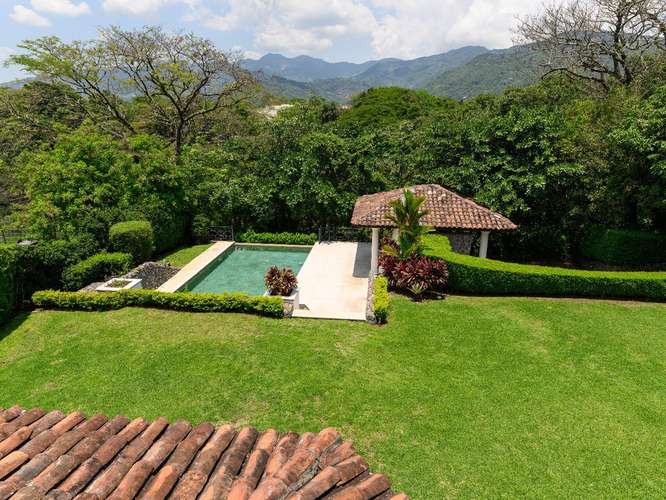 Venta de casa de lujo en Valle del Sol, Santa Ana - Imagen 13