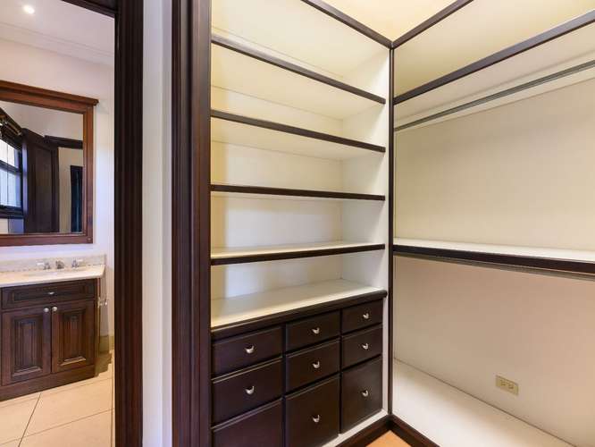 Venta de casa de lujo en Valle del Sol, Santa Ana - Imagen 8